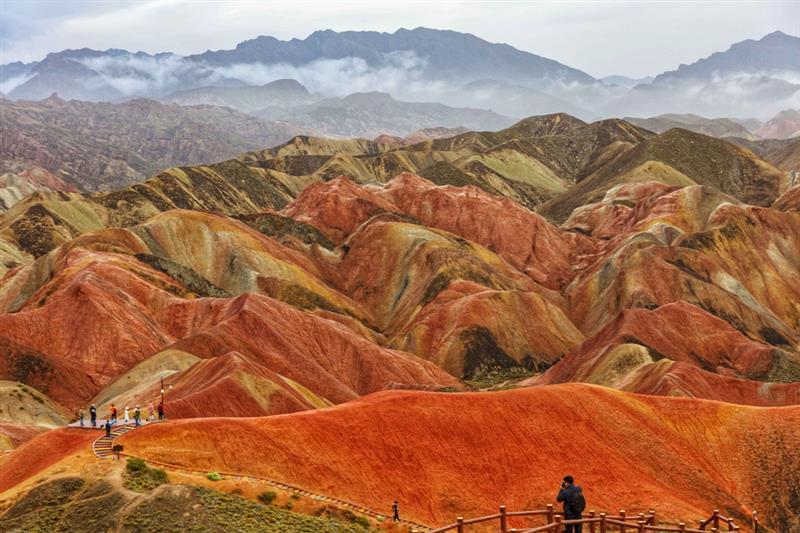 雨后丹霞更艳丽。人民网记者史家民摄影报道