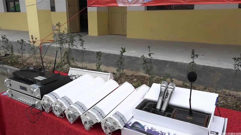 深圳黔坤酒业助学资困，爱心情暖学子