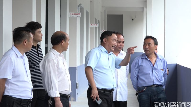 深圳黔坤酒业助学资困，爱心情暖学子