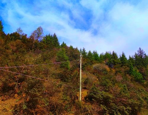 点击图片翻到下一页>> 嘉盛公司:提升经营水平,服务阿坝电网建设