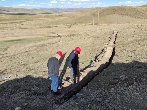 点击图片翻到下一页>> 嘉盛公司:提升经营水平,服务阿坝电网建设
