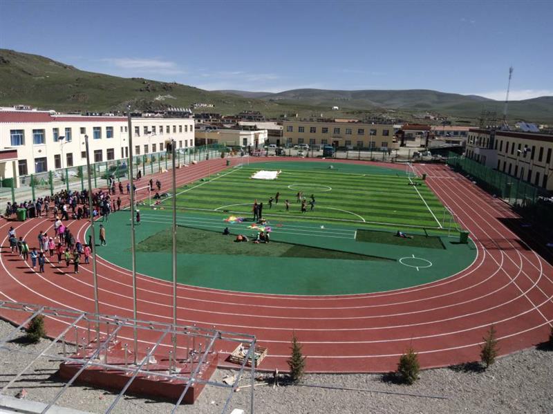 治多教师用坚守精神扎根基层，点亮教育的希望明灯