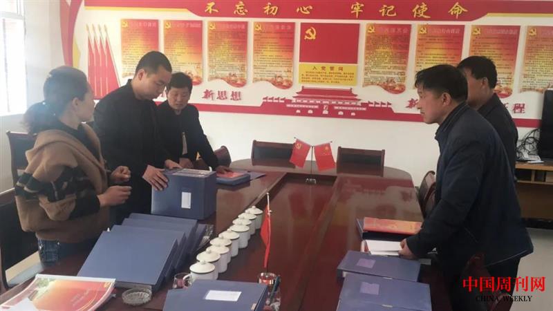 杨坤：心系群众千万事 挥洒青春战贫穷