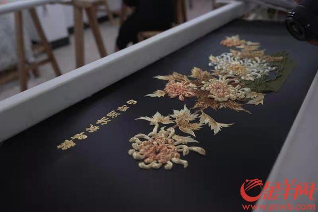 丝上绣世界 木里雕乾坤——非遗技艺焕发生机 丝上绣世界 木里雕乾坤——非遗技艺焕发生机