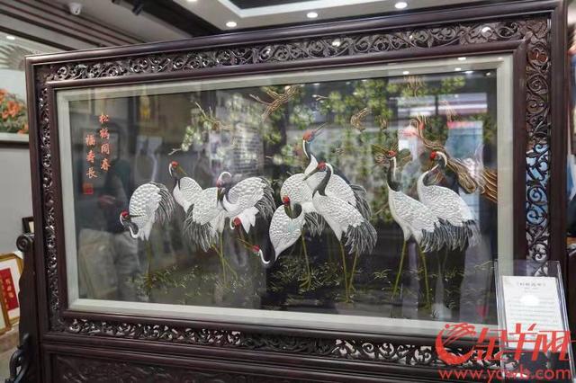 丝上绣世界 木里雕乾坤——非遗技艺焕发生机 丝上绣世界 木里雕乾坤——非遗技艺焕发生机