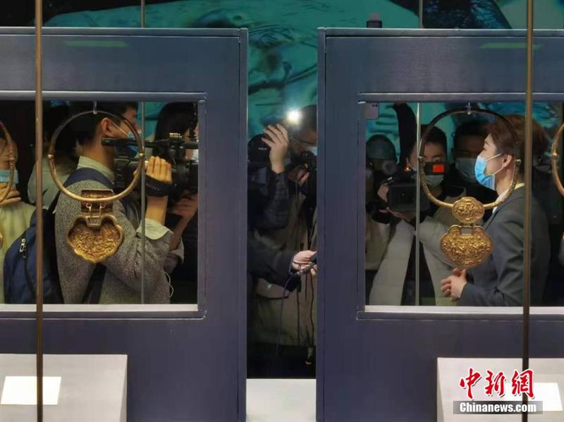 山西展出战国至现代600余件民间传统银饰