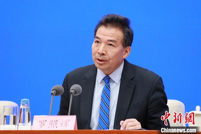 今年中国已向106个国家和4个国际组织提供超15亿剂疫苗