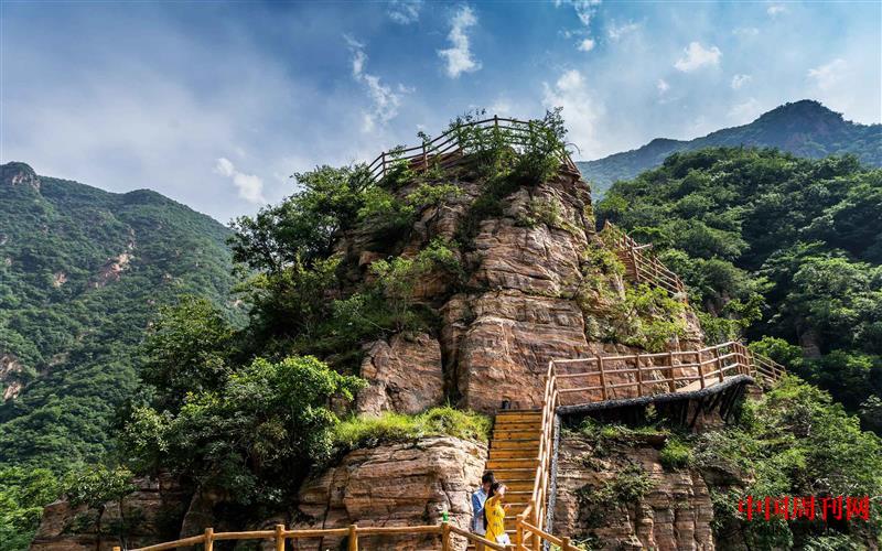 黄河丹峡景区观光栈道.jpg 黄河丹峡景区观光栈道.jpg