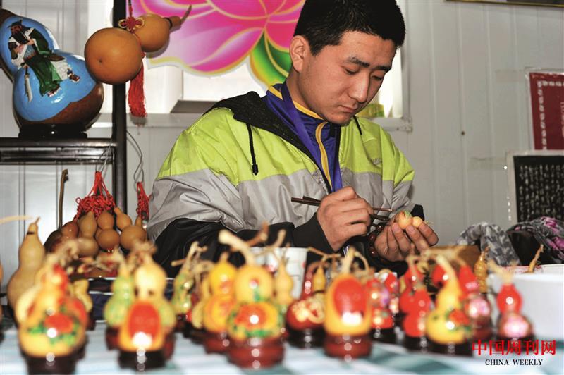 葫芦雕艺人.jpg