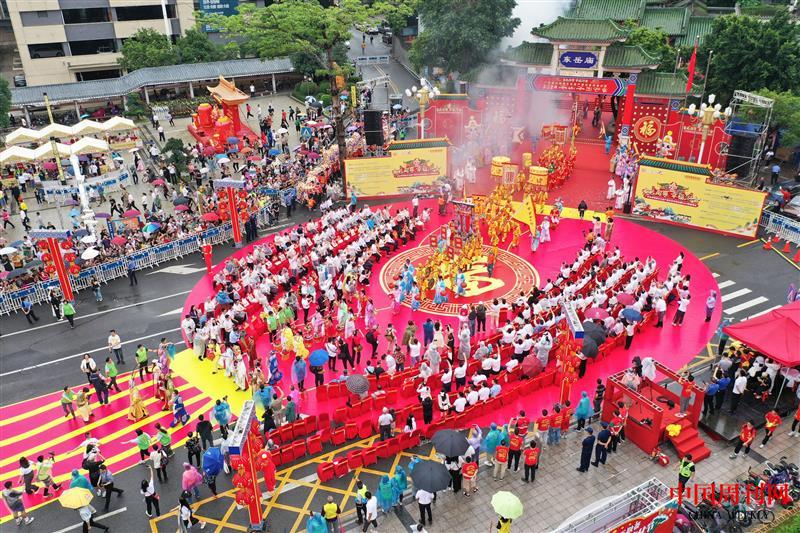祈福大巡游启动 袁松煜 摄.jpg