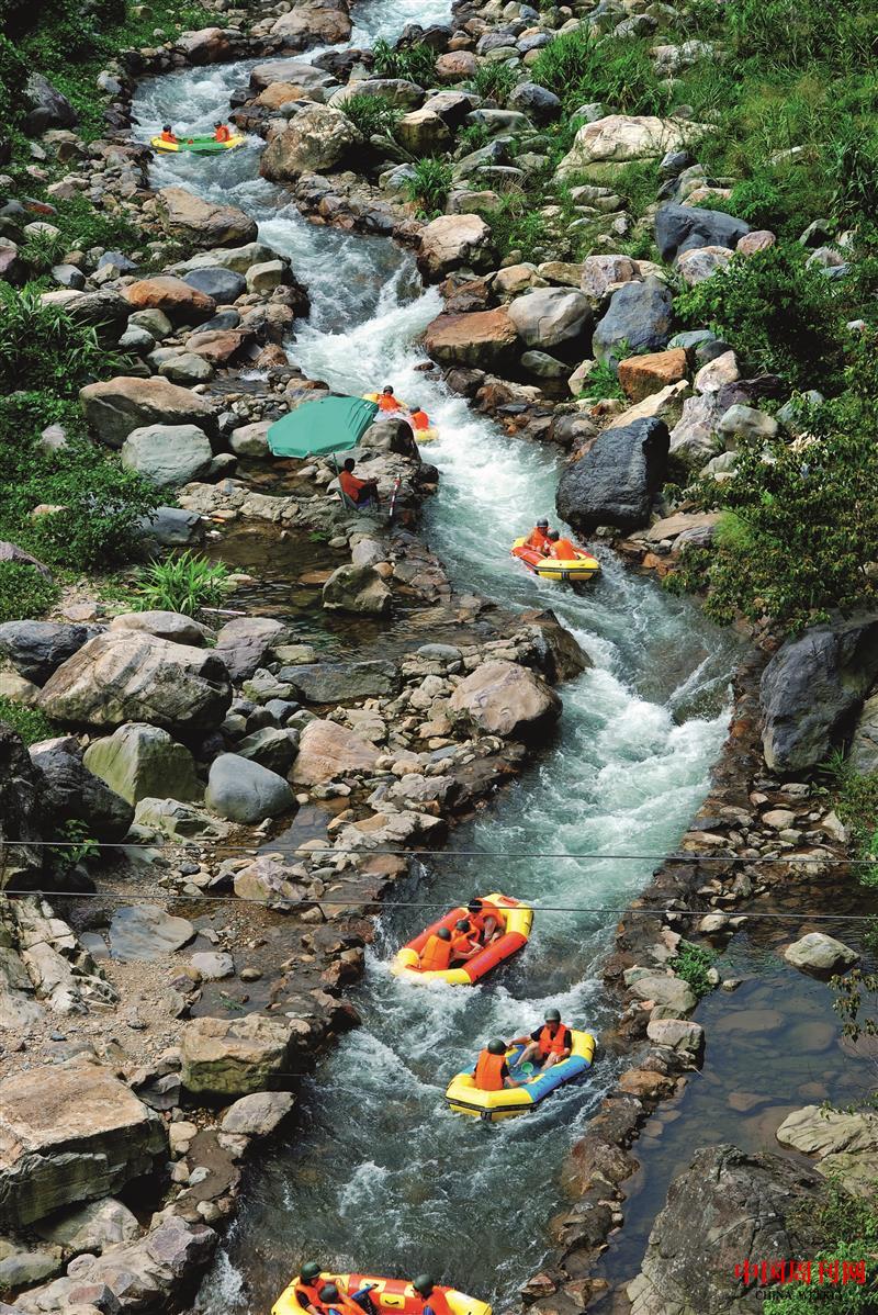 摄图网_507629864_广东省清远玄真景区漂流（企业商用）.jpg