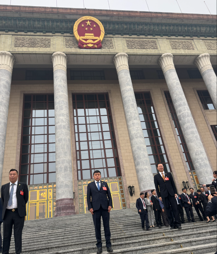 共叙侨情侨谊 共谋发展新篇 —海外侨领赵焕青出席中国侨联成70 周年纪念大会